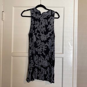 Black and white print sleeveless dress